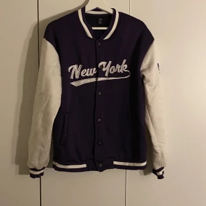 Jacka - Jacka från romwe i storlek S.