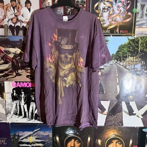 Vintage tröja  - Helst sjukt snygg tröja! Perfekt för halloween och i vardagen! Jätte bra Cond för vara så gammal! Dm vid frågor:)