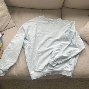 A-dsgn sweatshirt  - Jättefin Ljusblå a-dsgn tröja! Använt få gånger 