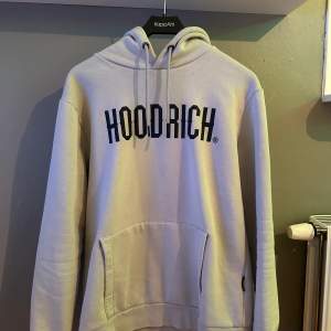 Hoodrich tröja bra skick i storlek L Mitt pris 500kr