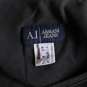 Armani t-shirt i storlek s/xs❤️ pris kan diskuteras 
