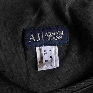 Armani  - Armani t-shirt i storlek s/xs❤️ pris kan diskuteras 
