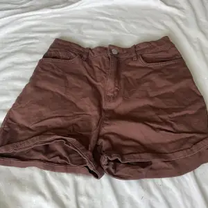 Bruna shorts från Lindex  30kr+frakt