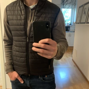 Väst Zara  - Svart väst från zara, storlek S 