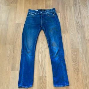 Replay jeans  - Modell grover. Gott skick. Jag säljer dessa för att de är för små för mig. 