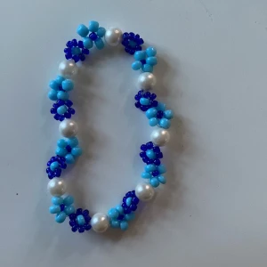 Armband  - Finns andra färger  Hör av er med storlek så fixar vi