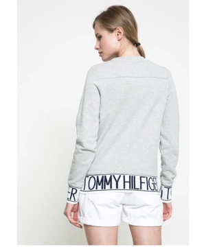 Tommy Hilfiger tjocktröja - Mysig tjocktröja som ej kommer till användning och är i toppskick💜 