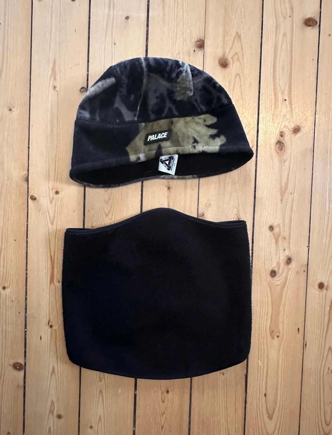 Palace realtree fleece camo beanie/facemask - 90