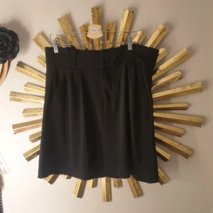 kjol - Bikbok kjol, aldrig använts 