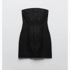 Jeansklänning - Kollar intresset på min jeansklänning!  Strl M! 200kr! Använd en gång