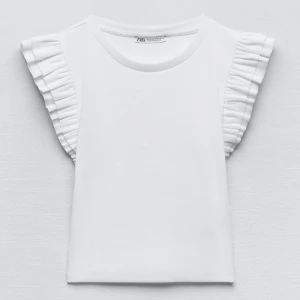 Volang tröja - Hej! Säljer min volang tröja från zara för att det inte kommer till användning längre💕