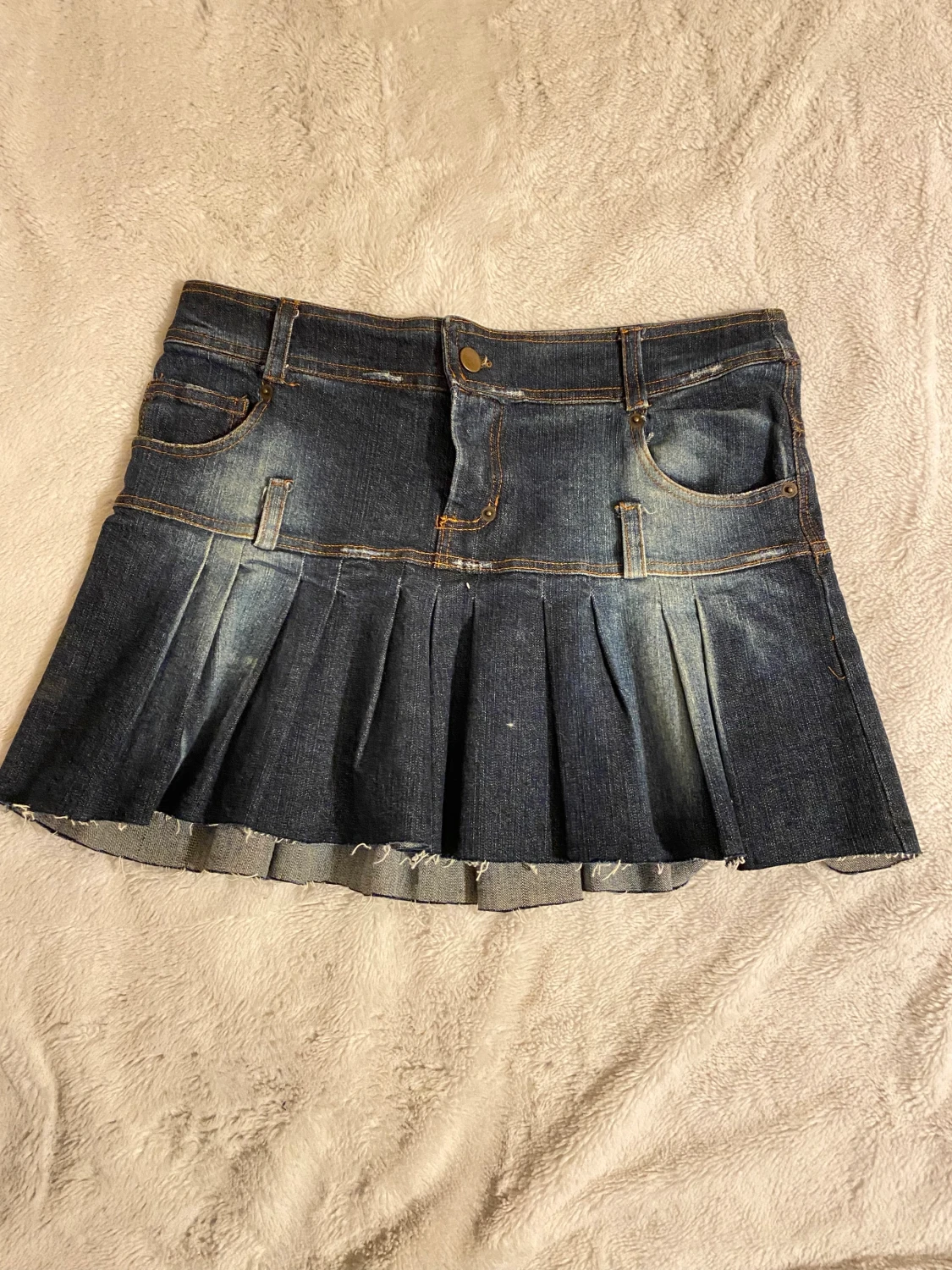 Y2K skirt