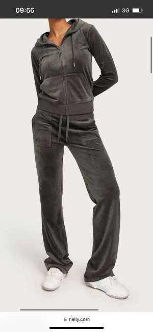juicy couture  - Säljer 3 juicy set! Kofta och byxor storlek M Max använda 2-3 per set! Köpta i februari 2023  PRISET ÄR PER SET