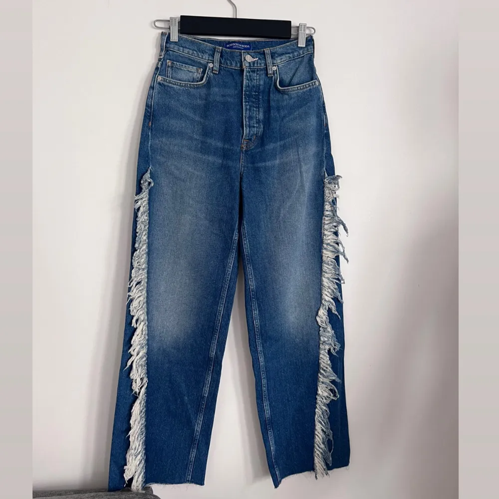 Sjukt snygga jeans.  scotch and soda high rise jeans straight leg dreamland. . Jeans & Byxor.