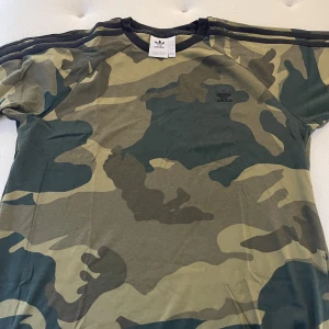 Adidas  - Adidas t-shirt 