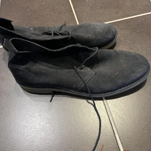 Kängor - Kängor i mocka.