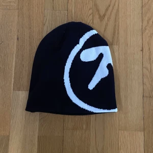 Aphex twin beanie / mössa  - Riktigt fet och sällsynt Aphex twin beanie, knappt använd, one size. Perfekt för hösten och vintern 