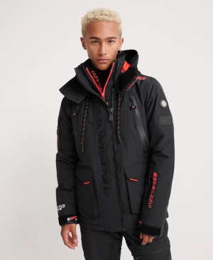 Superdry snow jacket  - Nyskick väldigt lite använd  Jacka från Superdry  Nypris 3000  Säljer den för 1800 kr  Strlk L men skulle säga mer en M/L 