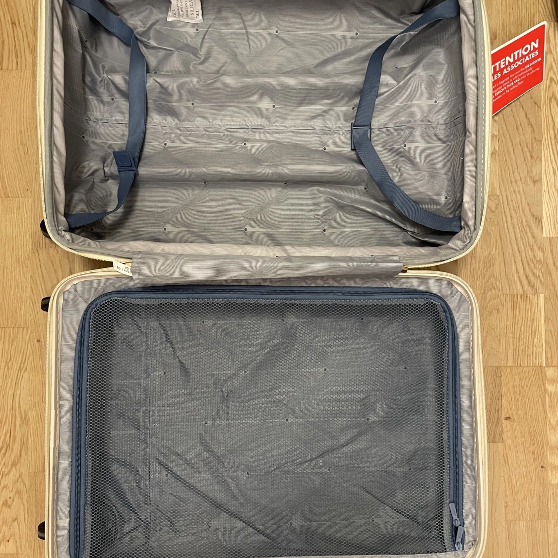 DELSEY Paris/ ny resväska / grön (khakifärgade) / strl 40*63 - 91