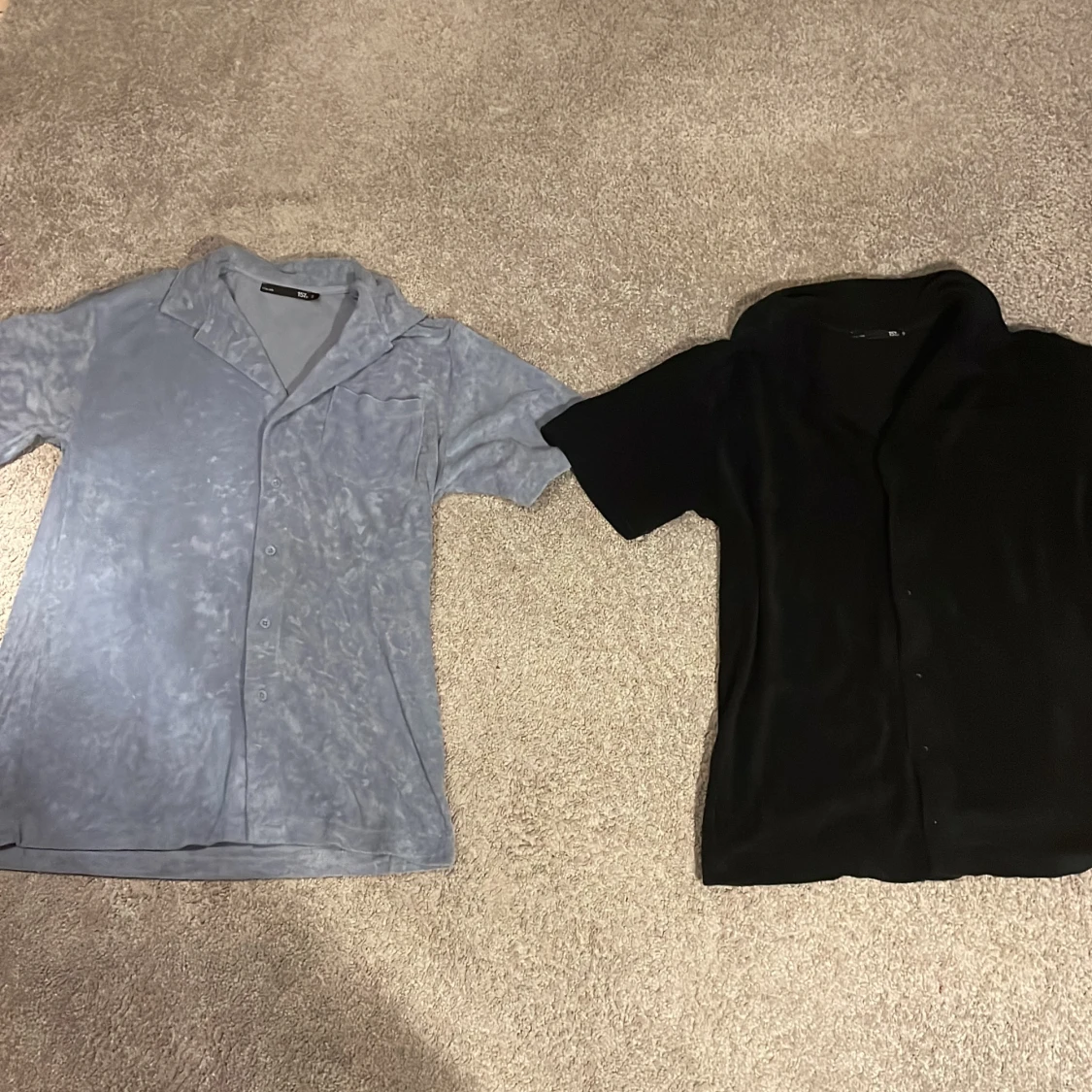 Två frotté pikéer 