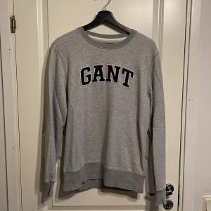 Gant Sweatshirt | Storlek M | Skick 8/10 | Liten flaw | Pris kan alltid diskuteras | 