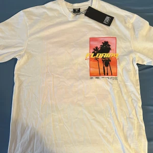 Relaxed fit shirt  - inte alls använd helt ny med etiketter bifogade