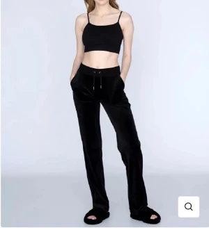 juicy byxor - pris kan diakuteras vid snabb affär, finns ej skador, säljer för ej min stil! passar även xs och s 