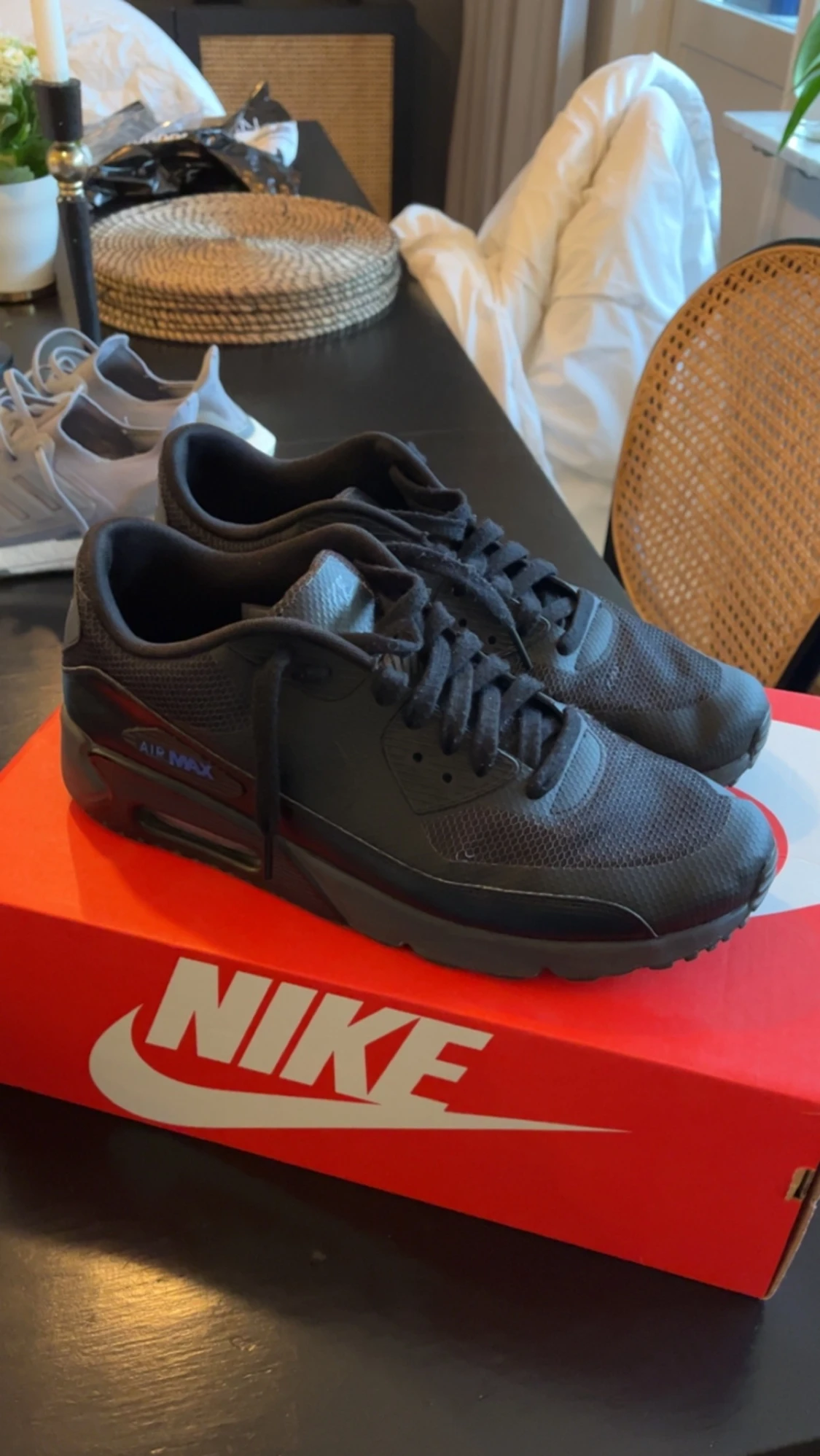 Air Max svarta 44
