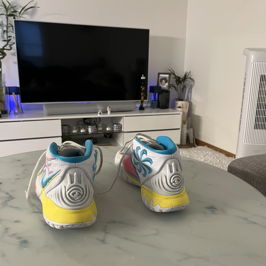 Kyrie 6 Neon Graffiti - 91