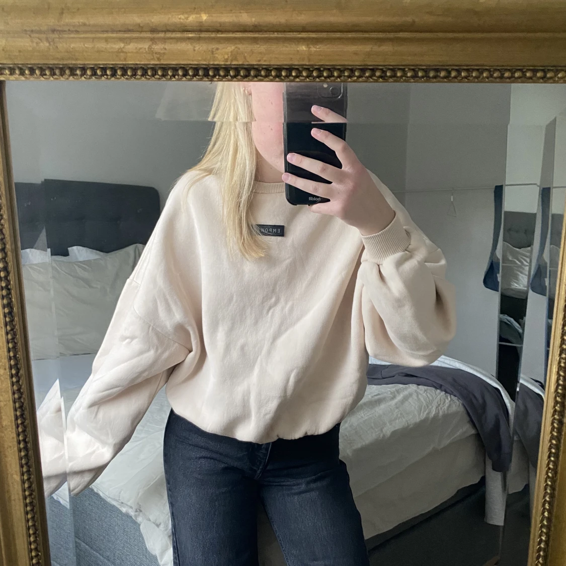 Beige sweatshirt 