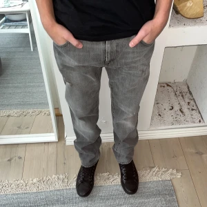 Dolce&Gabbana jeans  - Feta dolce&gabbana vintage jeans i fint skick, 9/10, nypris ca 5000, köp för endast 999, MVH Simon 