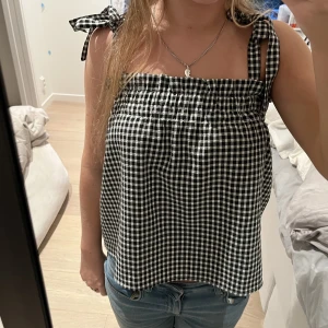 Topp - Jättefin topp säljer då den inte kommer till användning Skiv för frågor eller funderingar ❤️🥰🥰