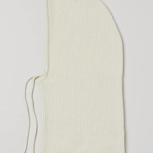 Balaclava - Hm balaclava i både svart och vitt. 80kr styck