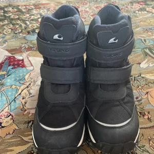 Vet nt  - Dom är jätte mjuka där inne och dom är vatten täta man kan ha när det regnar 