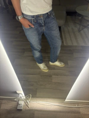 Nudie jeans, straight - Nudie jeans med riktigt fin wash och fades. Storlek: 32/31. Kvalité: 9/10. Pris kan diskuteras.