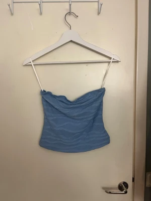 Bando topp - I jättefint skick. Använd få gånger🩵