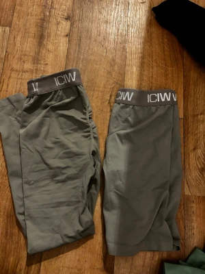  ICANIWILL - Ett par långa byxor och ett par shorts 