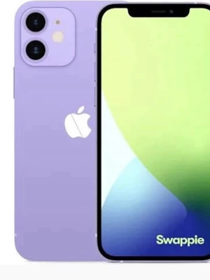 Lila iPhone 12 mini, ⚠️BARA SJÄLVA TELEFONEN⚠️ - Säljer en snygg lila iPhone 12 min med stilren design och rundade hörn. Telefonen har två bakre kameror och Apples logga på baksidan. Perfekt för dig som vill ha en modern och färgglad mobil med bra prestanda.