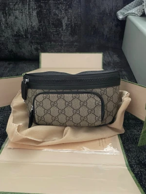 Gucci midjeväska  - Oanvänd, kommer med allt som syns på bilderna✅Kan skickas samma dag✅