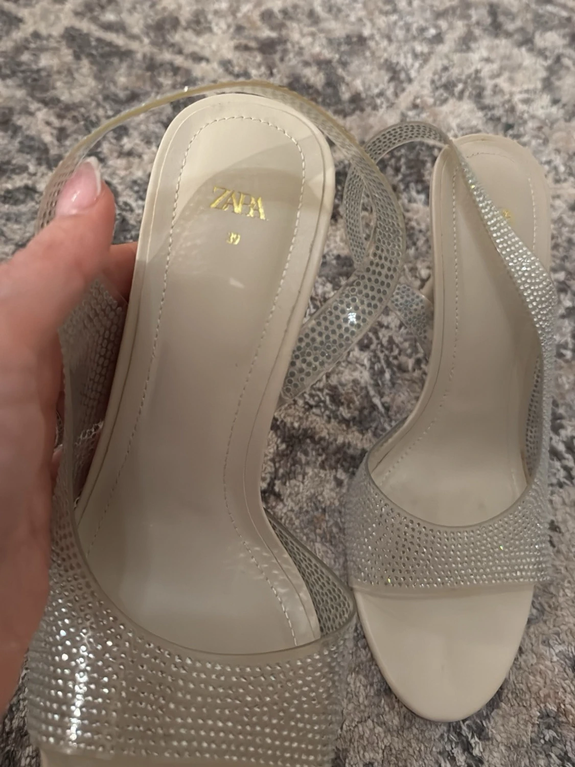 Glittriga slingback-pumps från ZARA - 1