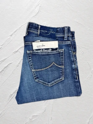 Jacob Cohën 620 jeans - Hej! Nu säljer vi dessa as feta Jacob Cohën jeans  i modellen 620. De är i as bra skick och i storlek W30. MVH Emil