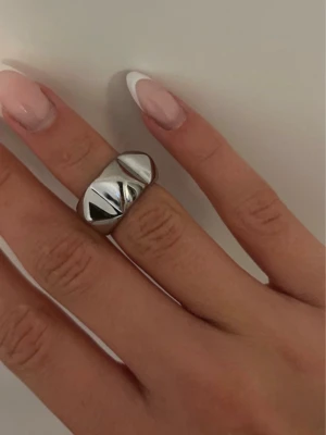 Edblad ring - Jättesnygg ring från Edblad i storlek xs(16mm)💕 Den är i jättebra skick, säljer för att den inte passar. Nypris 399