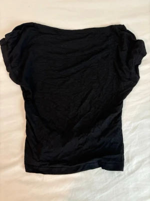 Backless t shirt - Svart backless t shirt