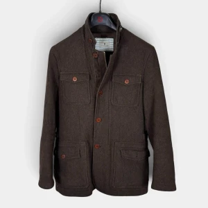 Hansen & Jacob Jacka | S - Otroligt fräsch rock från Hansen & Jacob | Finns även att köpa på carlinofashion.se -> gratis frakt över 1000kr