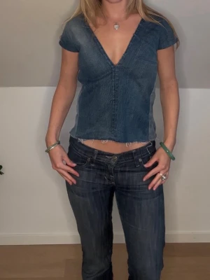 Mörkblå croppad denim topp - Supersnygg jeanstopp! Egensydd och passar xs-s💙
