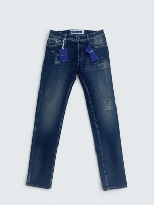 Jacob Cohën Nick Slim Jeans - Skick: 10/10, helt nya.  Ingår: Jeans och tags. | Nypris: +- 6000 SEK. | Givetvis äkta! Hör av er vid frågor. | Modellen är 183cm och väger 70 kg.