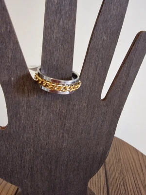 Ring roterbar silver/guld - Ring punk-stil stressavlastande rostfritt stål. Roterbar kedjekedja. Storlek 11. Diameter 20,6 mm.