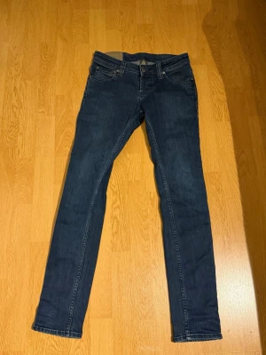 Dondup jeans  - Säljer dessa Dondup George jeans som är i storlek 30 men sitter mer som 29 modellen är skinny ritchi. Hör gärna av er vid prisförslag🤝