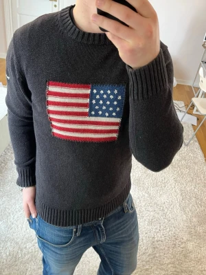 Gant tröja med usa flagga  - Gant | Mycket bra skick | Size - M / Men mer som än S | Pris 430 | Hör av dig vid minsta fråga eller fundering📩 