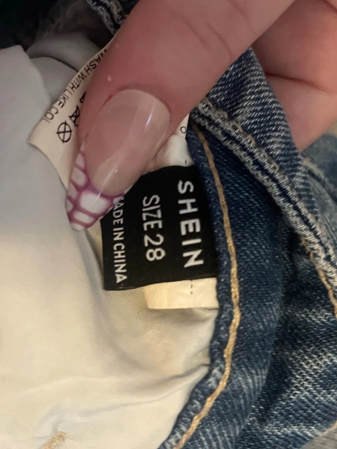 Blå slitna jeansshorts - 4